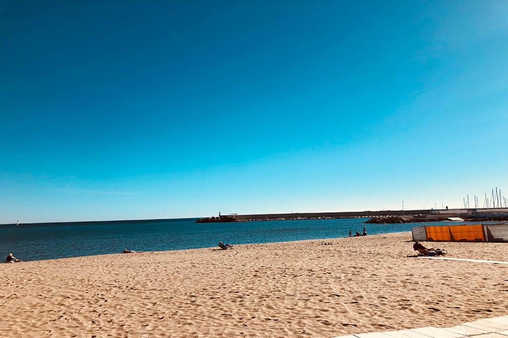 Bonito Apartamento Junto A Playa Centro فوينخيرولا المظهر الخارجي الصورة